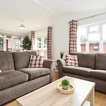 度假居 Honeysuckle 温德米尔